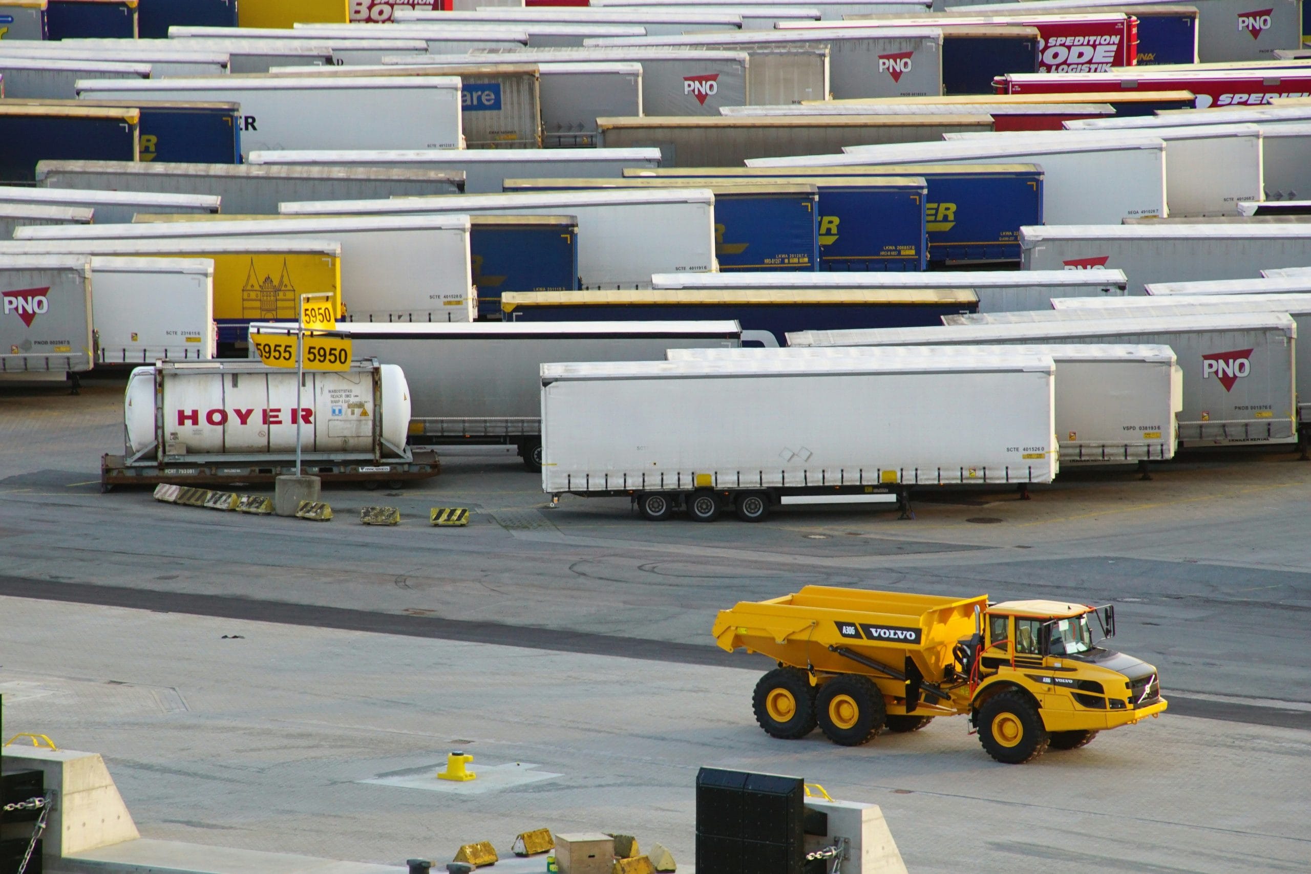 Proje özel operasyon lojistiği Megapol — lowbed araç ve oversized yük taşıma operasyonu